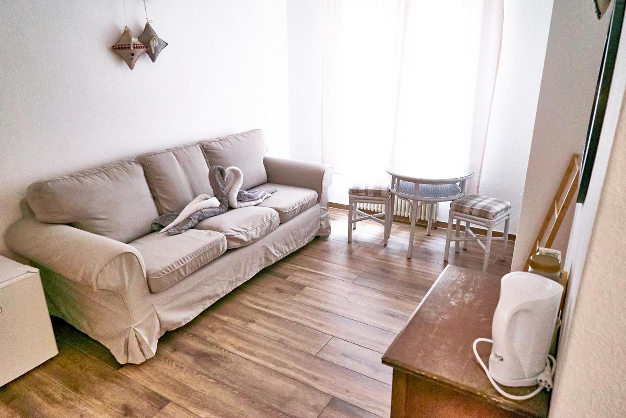 Family Room By Interlaken Parking Darligen Exterior photo